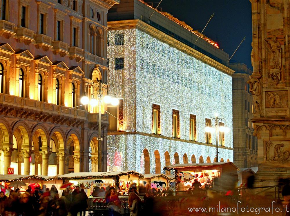 Milan (Italy) - Christmas market beside the Duomo